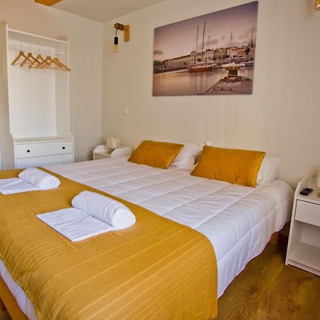 Guest House 10 De Agosto Figueira da Foz Buitenkant foto