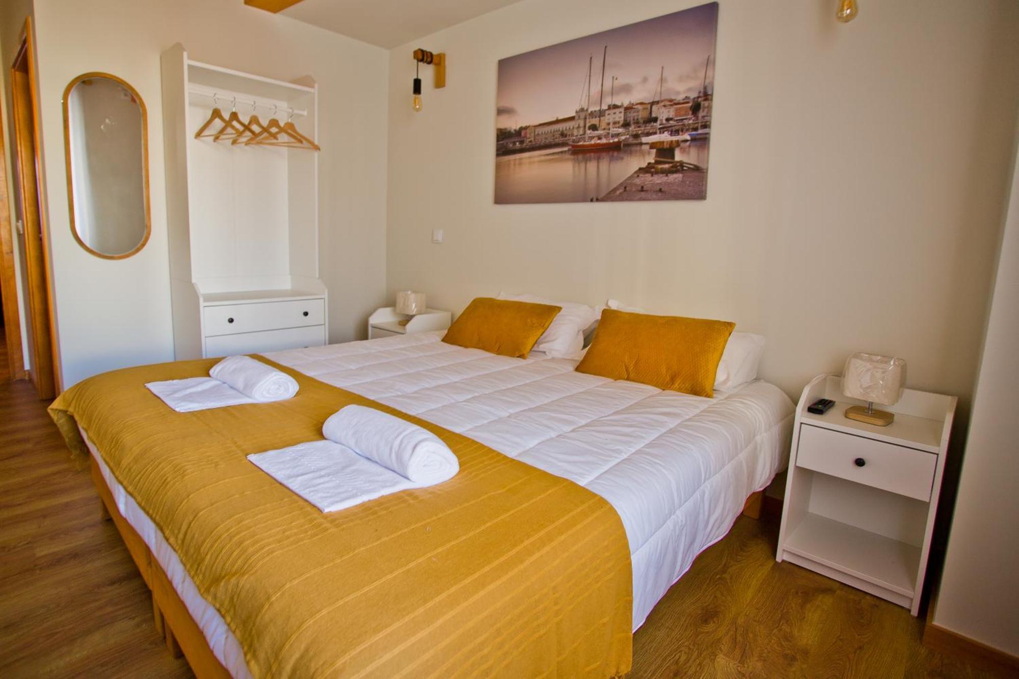 Guest House 10 De Agosto Figueira da Foz Buitenkant foto