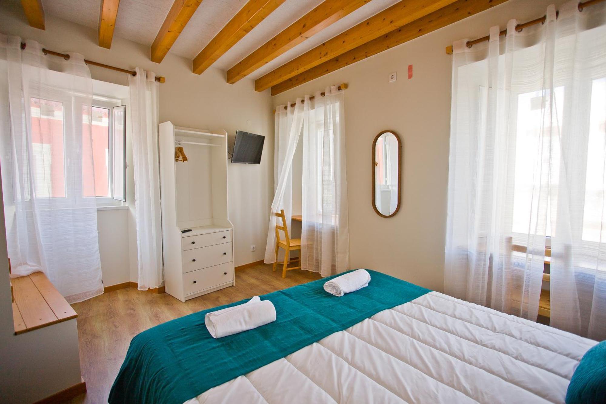 Guest House 10 De Agosto Figueira da Foz Buitenkant foto